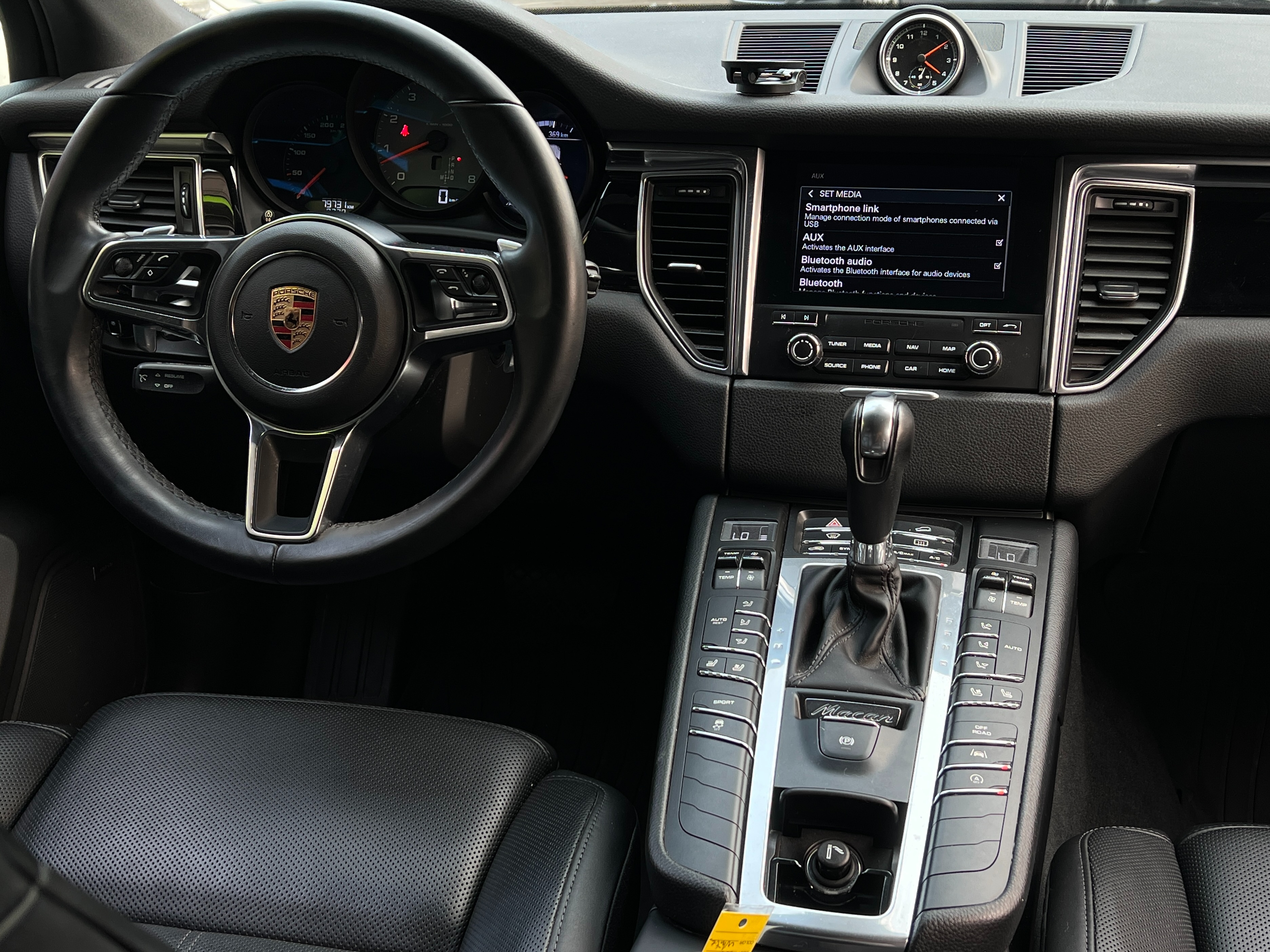 2018 Porsche Macan s - Image 16